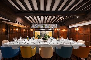 voco Lythe Hill Hotel & Spa by IHG