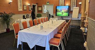 Best Western Plus Grim's Dyke Hotel