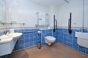 Best Western Plus Grim's Dyke Hotel