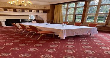 Best Western Plus Grim's Dyke Hotel