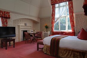 Best Western Plus Grim's Dyke Hotel