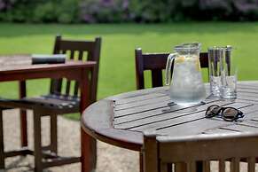 Best Western Plus Grim's Dyke Hotel
