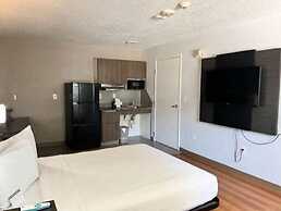 Studio 6 Austin, TX - Midtown