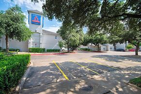 Studio 6 Austin, TX - Midtown