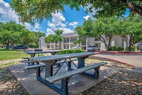 Studio 6 Austin, TX - Midtown