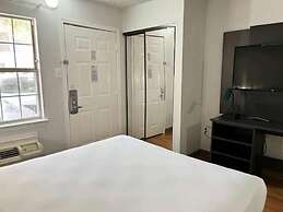 Studio 6 Austin, TX - Midtown