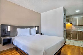 Studio 6 Austin, TX - Midtown