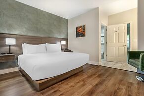 University Park Inn & Suites, an Ascend Collection Hotel