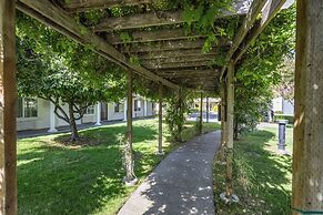 University Park Inn & Suites, an Ascend Collection Hotel