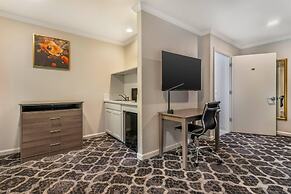 University Park Inn & Suites, an Ascend Collection Hotel