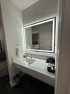 University Park Inn & Suites