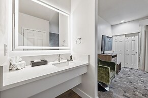 University Park Inn & Suites, an Ascend Collection Hotel
