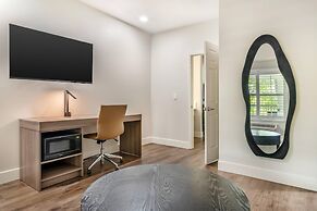 University Park Inn & Suites, an Ascend Collection Hotel