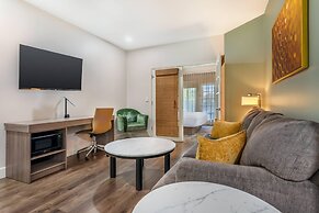 University Park Inn & Suites, an Ascend Collection Hotel
