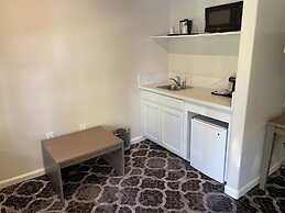 University Park Inn & Suites