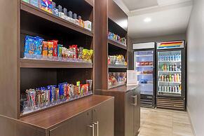Comfort Suites near Birkdale Village- Huntersville