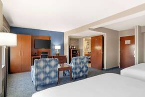 Comfort Suites near Birkdale Village- Huntersville