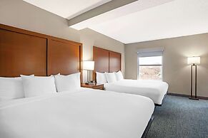 Comfort Suites near Birkdale Village- Huntersville