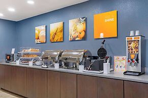Comfort Suites near Birkdale Village- Huntersville