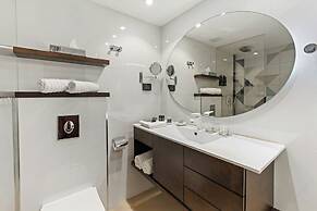 Renaissance Tel Aviv