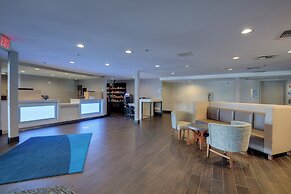 Holiday Inn Express W-I40/Whitebridge Road by IHG