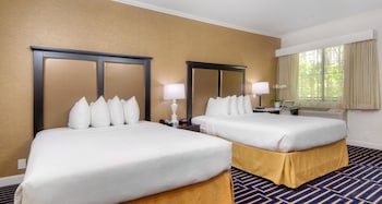 Best Western Plus Palm Court Hotel