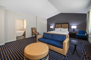 Best Western Plus Palm Court Hotel