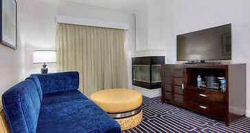 Best Western Plus Palm Court Hotel