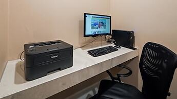 Best Western Plus Palm Court Hotel