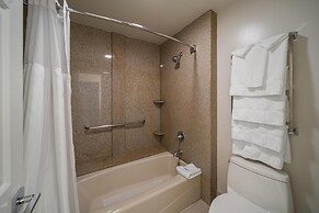 Best Western Plus Palm Court Hotel
