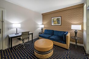 Best Western Plus Palm Court Hotel