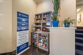 Best Western Plus Palm Court Hotel