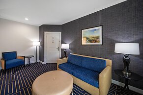 Best Western Plus Palm Court Hotel