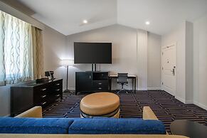 Best Western Plus Palm Court Hotel