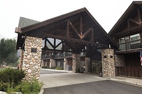 Salmon Rapids Lodge