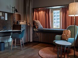 Downtown Camper by Scandic