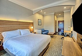 Holiday Inn Express & Suites Davis - University Area by IHG