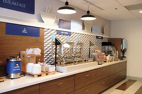Holiday Inn Express & Suites Davis - University Area by IHG