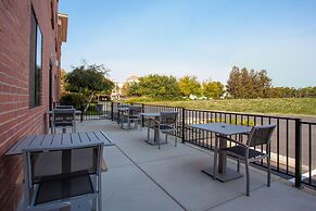 Holiday Inn Express & Suites Davis - University Area by IHG