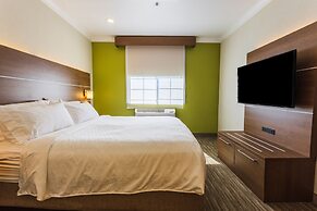 Holiday Inn Express & Suites Davis - University Area by IHG
