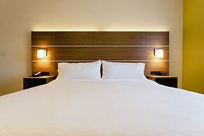 Holiday Inn Express & Suites Davis - University Area by IHG