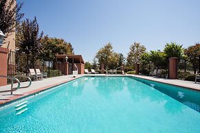 Holiday Inn Express & Suites Davis - University Area by IHG