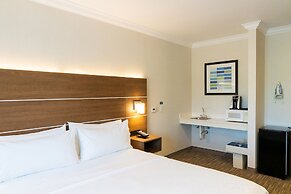 Holiday Inn Express & Suites Davis - University Area by IHG