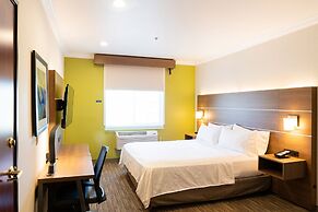 Holiday Inn Express & Suites Davis - University Area by IHG