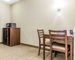 Comfort Suites at Isle Of Palms Connector