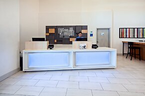 Holiday Inn Express & Suites Rancho Mirage - Palm Spgs Area by IHG
