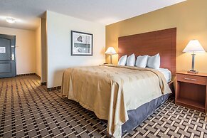 Quality Inn & Suites East Troy I-43