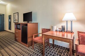 Quality Inn & Suites East Troy I-43