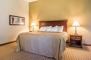 Quality Inn & Suites East Troy I-43