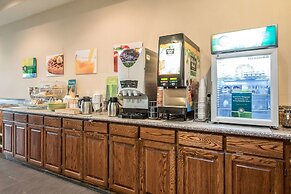 Quality Inn & Suites East Troy I-43